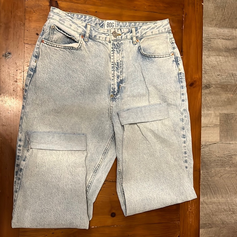 BDG Mom High Rise size 31 jeans